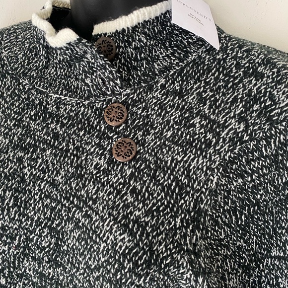 NWOT Appleseed’s Size M Sweater. - Picture 3 of 12